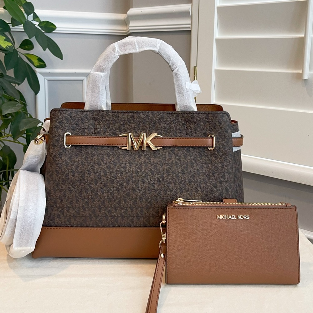 NWT Michael Kors Set - Picture 2 of 9